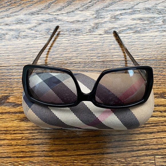 Authentic Burberry Sunglasses - Picture 11 of 14